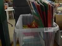 Inhoud box partij sterren , kerstkaarten enzz - afbeelding 1 van  4