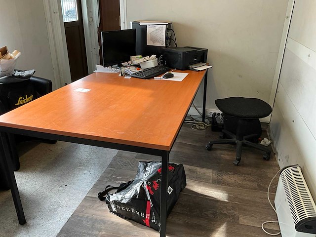 Inhoud bureau 2 - afbeelding 1 van  4