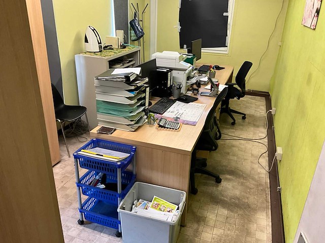 Inhoud bureau 4 - afbeelding 1 van  9