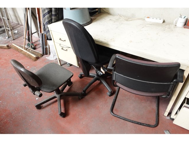 Inhoud bureau atelier - afbeelding 6 van  20