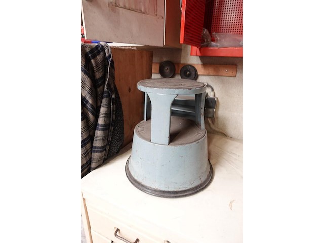 Inhoud bureau atelier - afbeelding 8 van  20