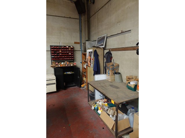 Inhoud bureau atelier - afbeelding 1 van  20