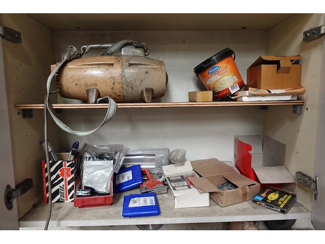 Inhoud bureau atelier - afbeelding 13 van  20