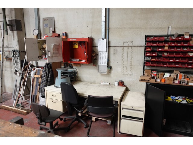 Inhoud bureau atelier - afbeelding 12 van  20