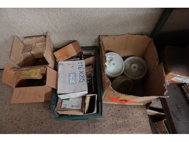 Inhoud bureau atelier - afbeelding 16 van  20