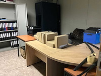 Inhoud bureau op eerste verdiep - afbeelding 1 van  5