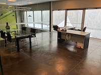 Inhoud bureau ruimte (eerste verdiep) - afbeelding 1 van  6