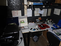 Inhoud bureau ruimte - afbeelding 1 van  4