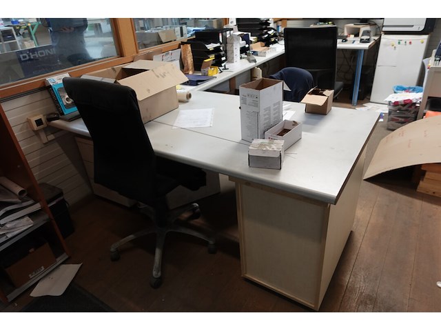 Inhoud bureau - afbeelding 2 van  12