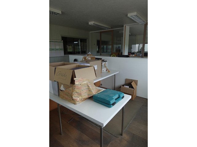 Inhoud bureau - afbeelding 4 van  12