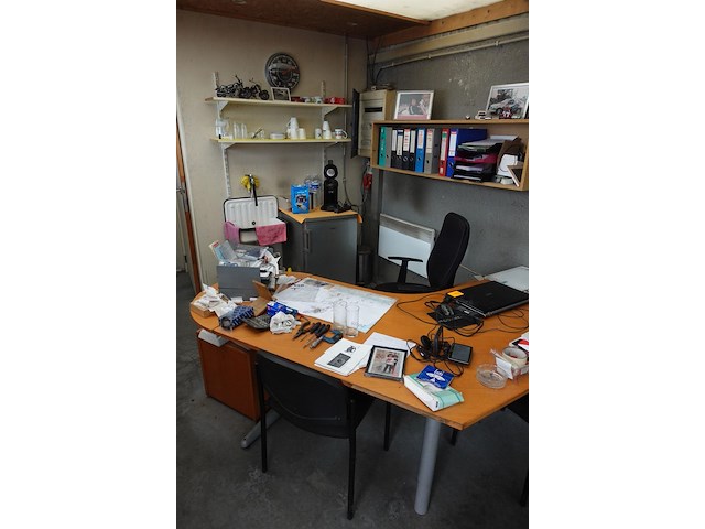 Inhoud bureau - afbeelding 1 van  20