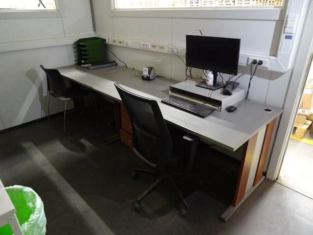 Inhoud bureau - afbeelding 1 van  10
