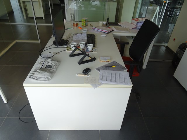 Inhoud bureau - afbeelding 1 van  9