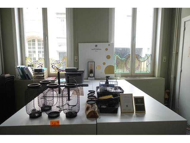 Inhoud bureau - afbeelding 1 van  8