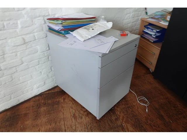 Inhoud bureau - afbeelding 8 van  10