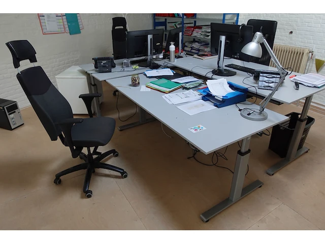 Inhoud bureau - afbeelding 3 van  10