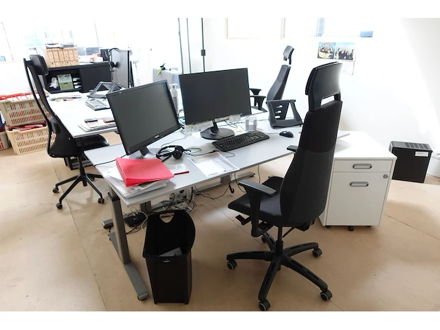 Inhoud bureau - afbeelding 6 van  10
