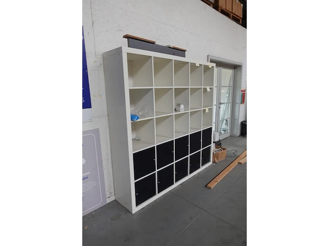 Inhoud bureau - afbeelding 1 van  7