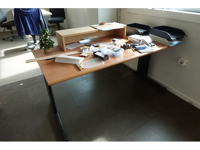 Inhoud bureau - afbeelding 6 van  7
