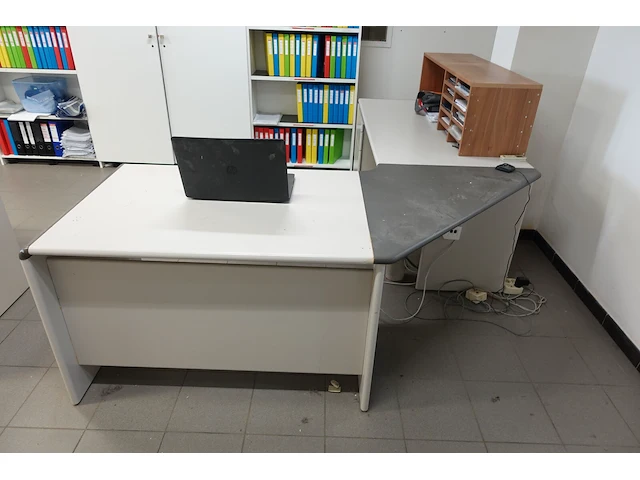 Inhoud bureau - afbeelding 3 van  10