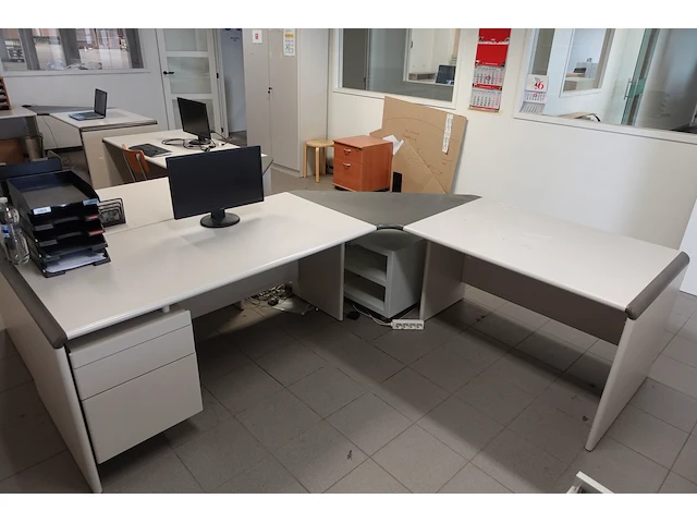 Inhoud bureau - afbeelding 10 van  10