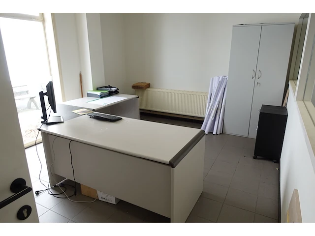 Inhoud bureau - afbeelding 1 van  7