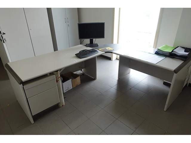 Inhoud bureau - afbeelding 4 van  7