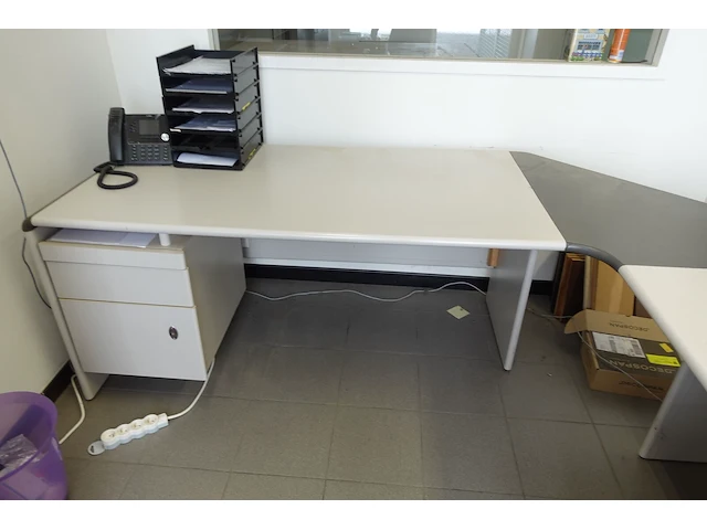 Inhoud bureau - afbeelding 4 van  10