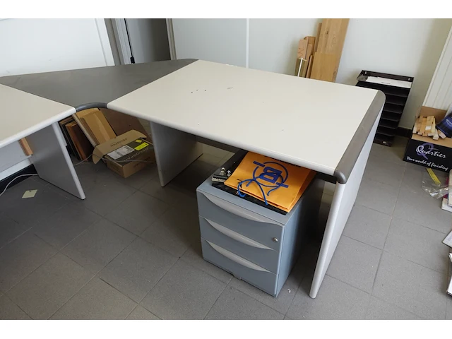 Inhoud bureau - afbeelding 5 van  10