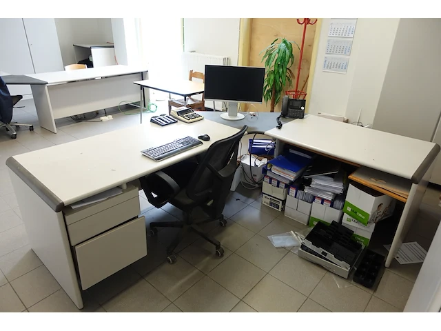 Inhoud bureau - afbeelding 3 van  10