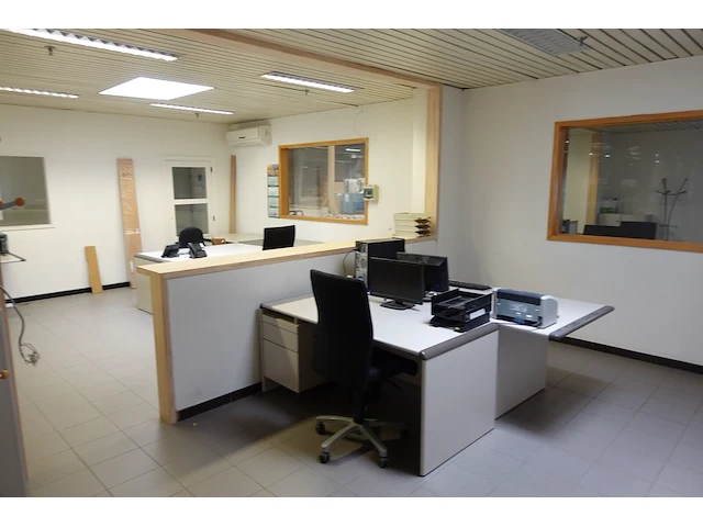 Inhoud bureau - afbeelding 1 van  10