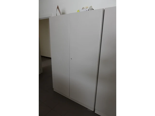 Inhoud bureau - afbeelding 3 van  8