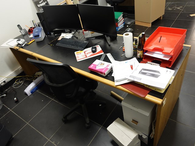 Inhoud bureauruimte - afbeelding 1 van  8