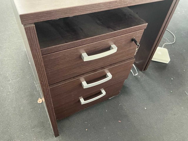 Inhoud bureauruimte - afbeelding 8 van  9