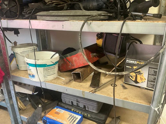 Inhoud container buiten - afbeelding 5 van  21