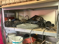 Inhoud container buiten - afbeelding 6 van  21