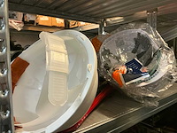 Inhoud container links - afbeelding 6 van  38