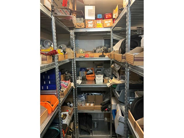 Inhoud container links - afbeelding 19 van  38