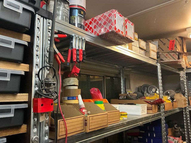 Inhoud container links - afbeelding 22 van  38