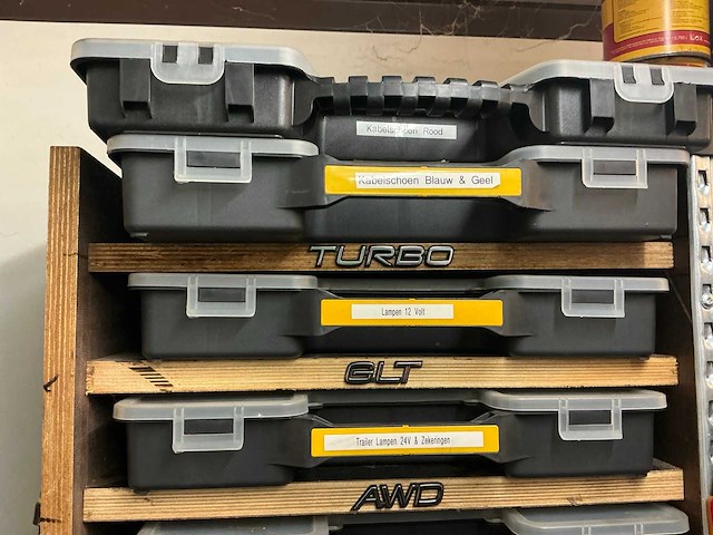 Inhoud container links - afbeelding 29 van  38