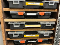 Inhoud container links - afbeelding 30 van  38