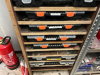 Inhoud container links - afbeelding 32 van  38