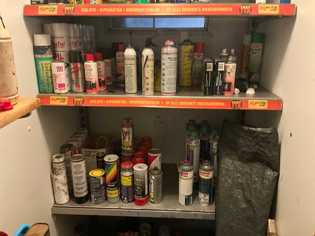 Inhoud container midden - afbeelding 3 van  9