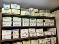 Inhoud container rechts - afbeelding 2 van  32