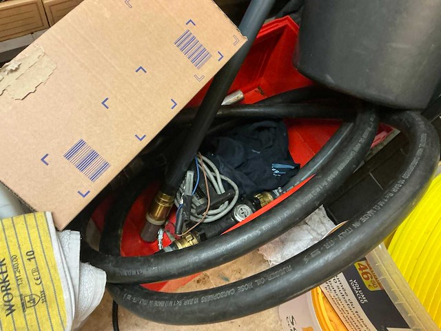 Inhoud container rechts - afbeelding 6 van  32