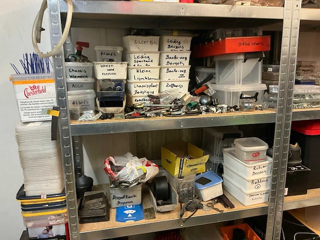 Inhoud container rechts - afbeelding 9 van  32