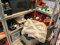 Inhoud container rechts - afbeelding 14 van  32