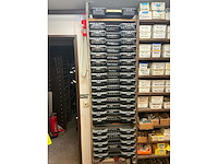 Inhoud container rechts - afbeelding 12 van  32