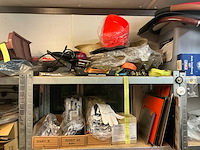 Inhoud container rechts - afbeelding 24 van  32