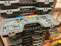 Inhoud container rechts - afbeelding 27 van  32